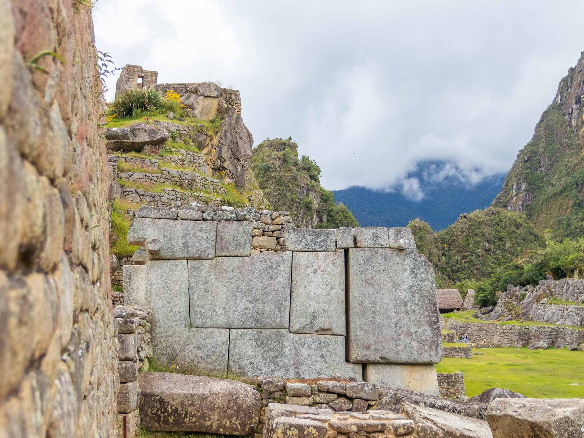 Camino Inca a Machupicchu 4 Días / 3 Noches Camino Inca a Machupicchu 4 Días / 3 Noches