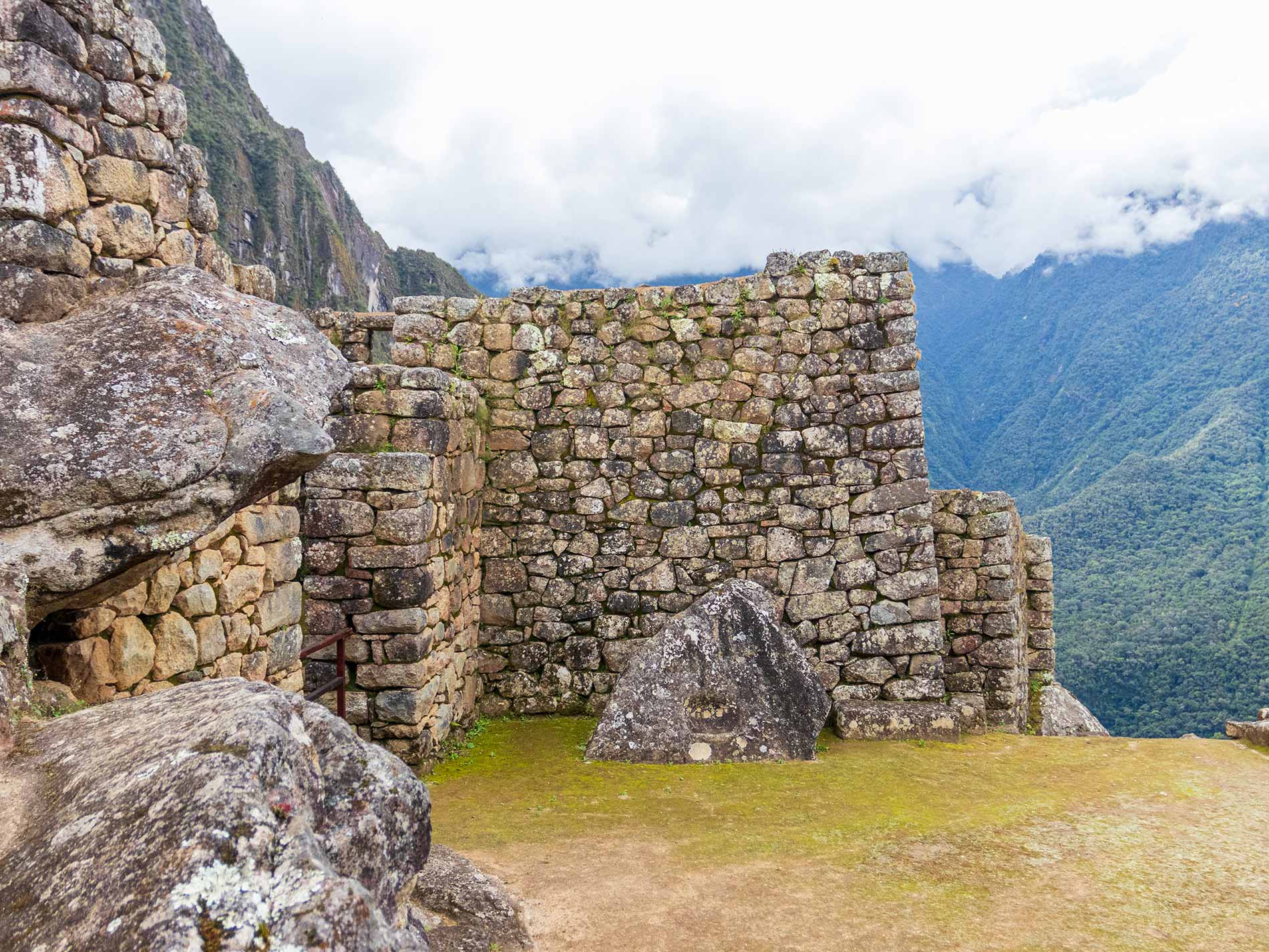 Camino Inca a Machupicchu 4 Días / 3 Noches Camino Inca a Machupicchu 4 Días / 3 Noches