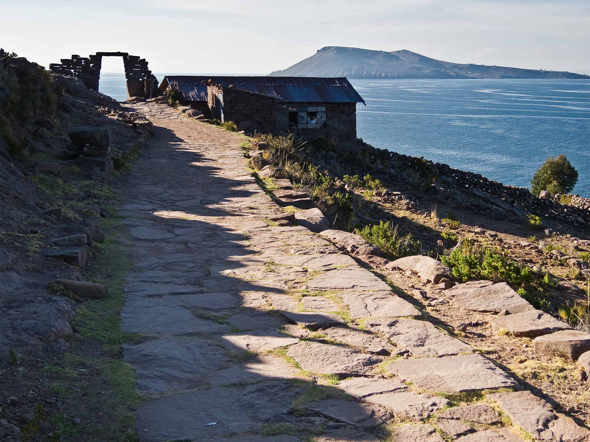 Tour a las Islas de Los Uros y Taquile en lancha rápida 2 Dias